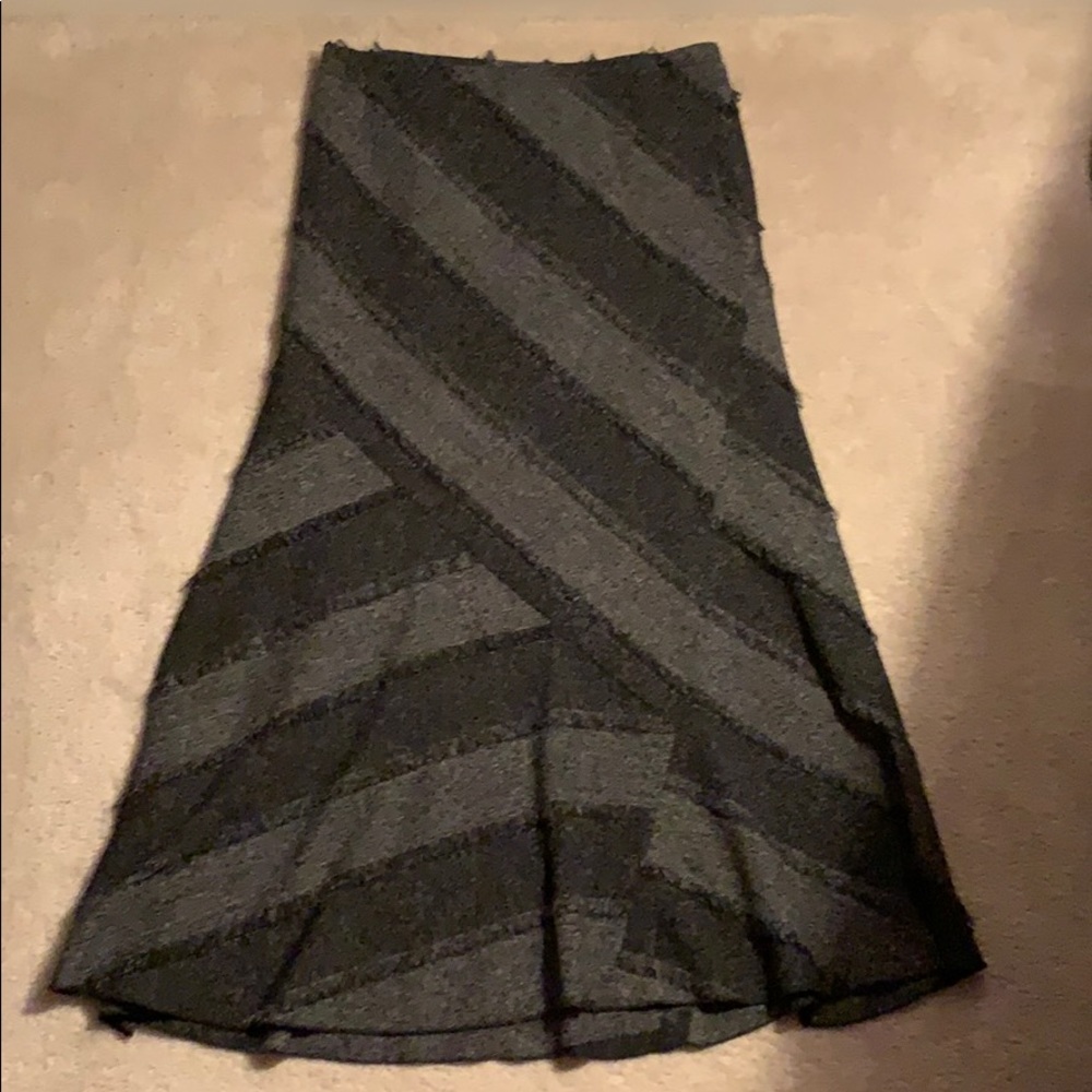 Women’s mid length skirt